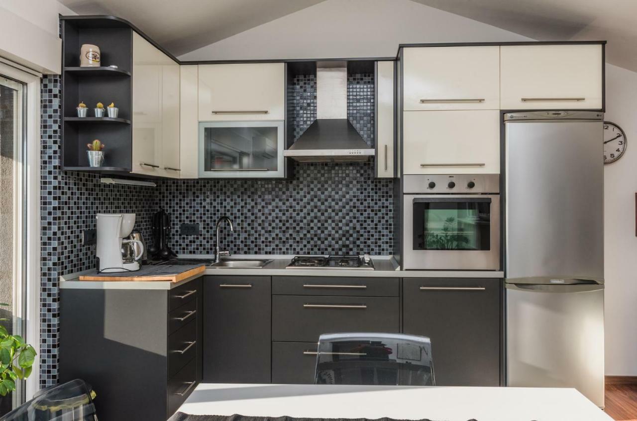 Acapella Apartment *